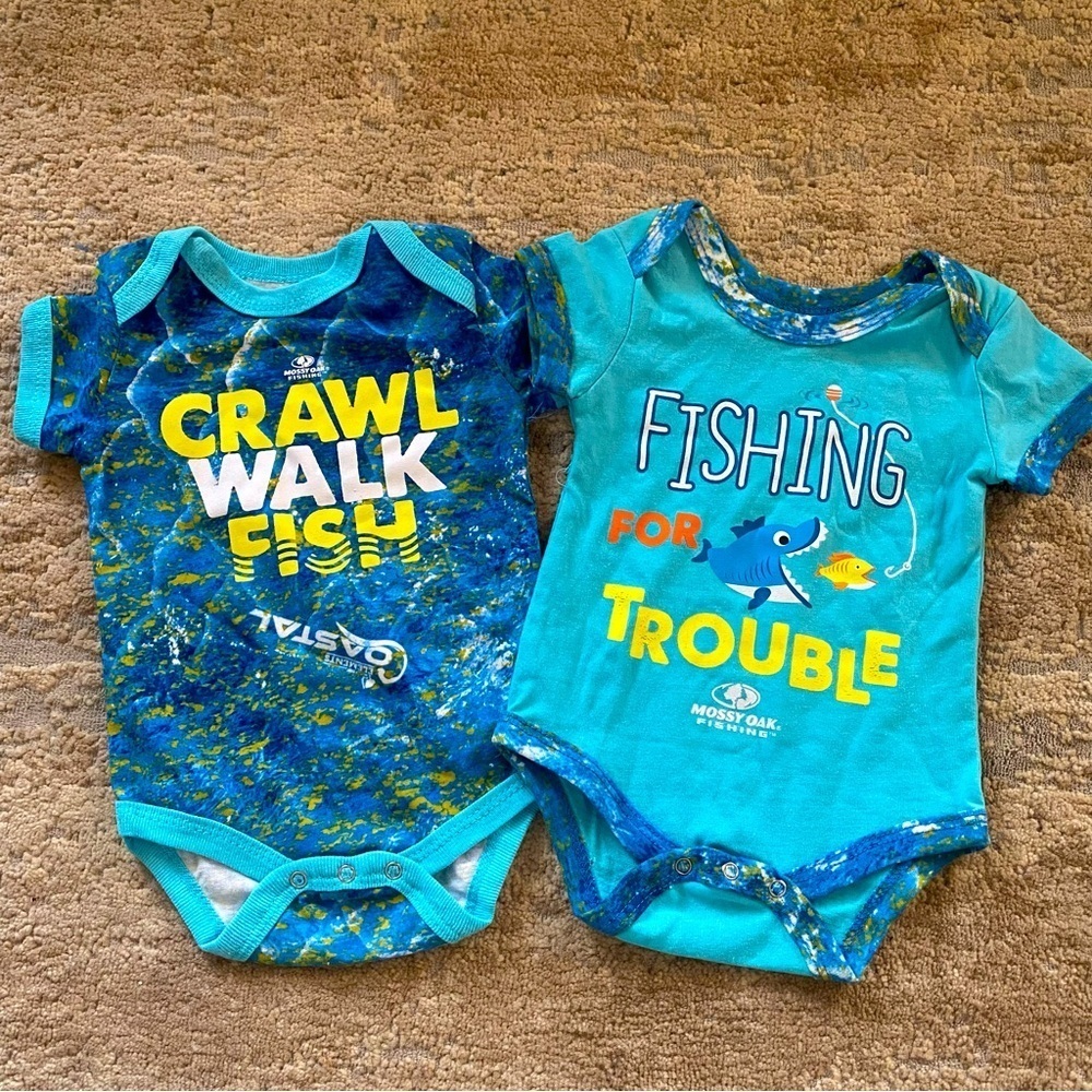 Mossy Oak Onesie Baby Grow Short Sleeve Fishing Outdoors Blue Unisex: 0-3 month - Picture 1 of 5